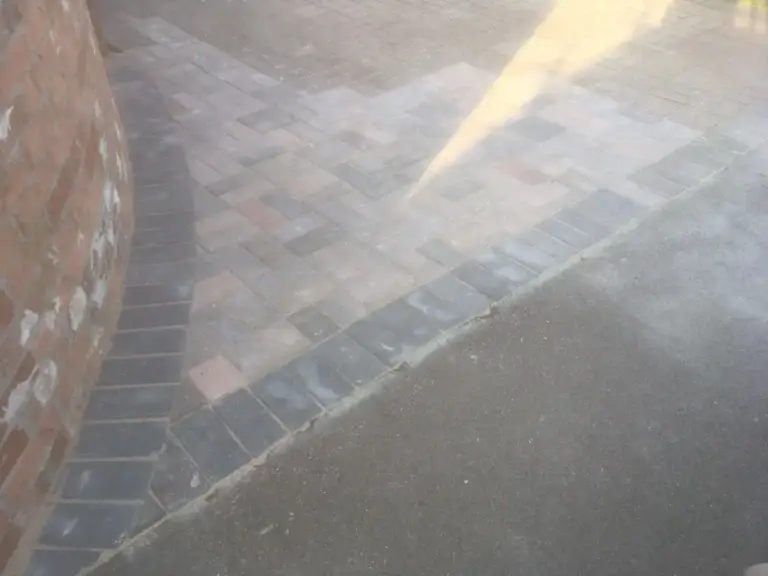 Block paving Lincoln driveway with a charcoal border course laid around the edge