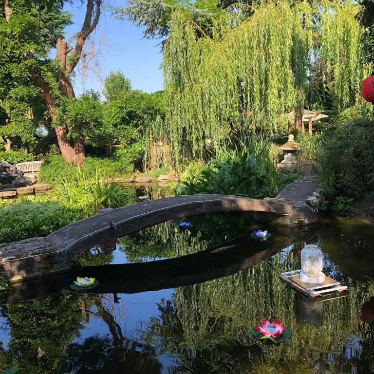 Garden water feature by Reshape Landscaping